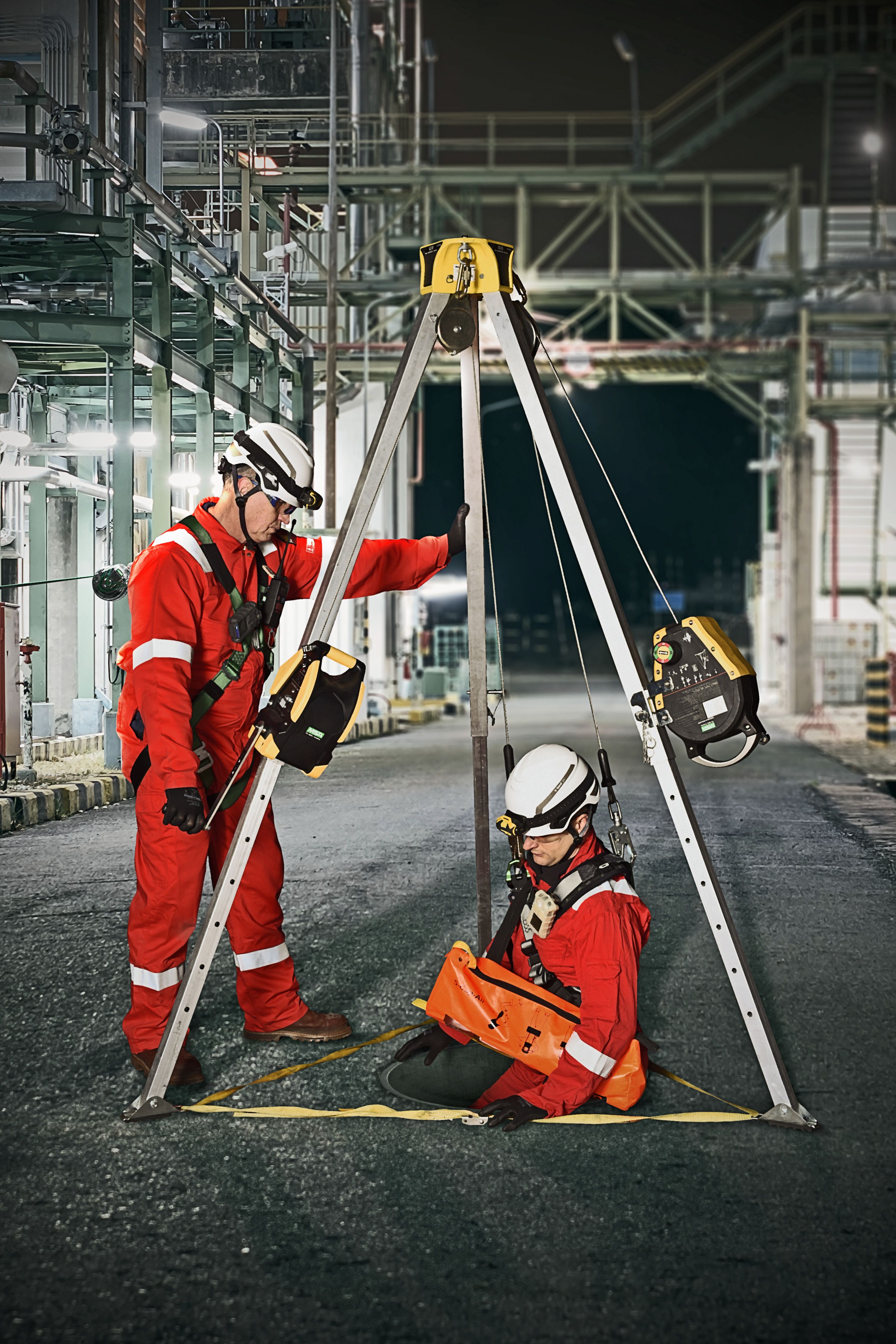 MSA CSE Absturzsicherungs-SET, mit dem kompakten und robusten Workman Dreibein mit Höhensicherungsgerät und integrierter Rettungswinde